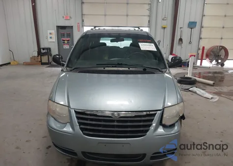 2005 Chrysler Town & Country Touring z USA, uszkodzony, nr VIN 2C4GP54L75R129944